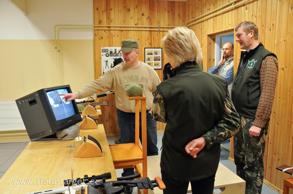 Hannes ütleb, et sihtida tuleb siia